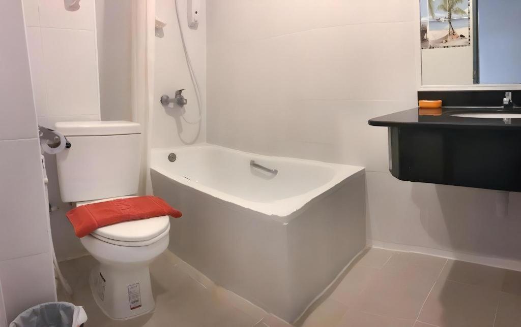 בנגקוק J Two S Pratunam Hotel מראה חיצוני תמונה