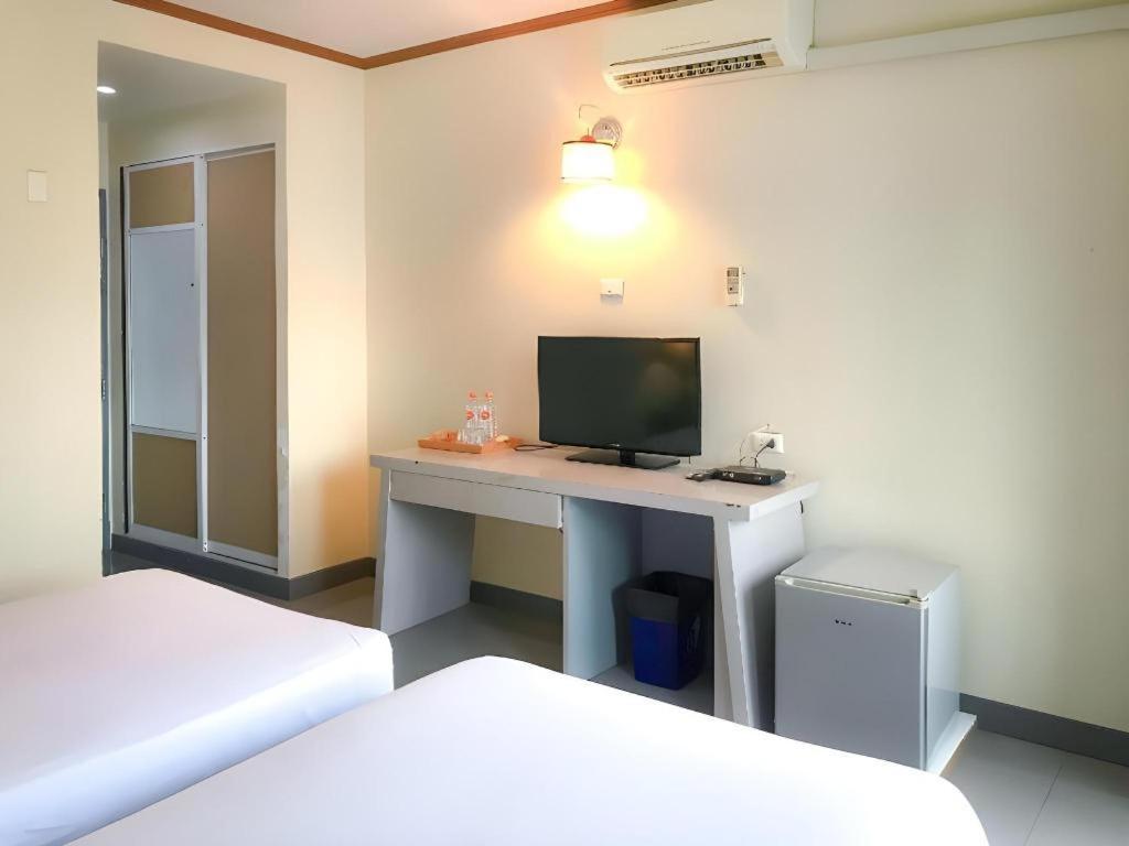 בנגקוק J Two S Pratunam Hotel מראה חיצוני תמונה