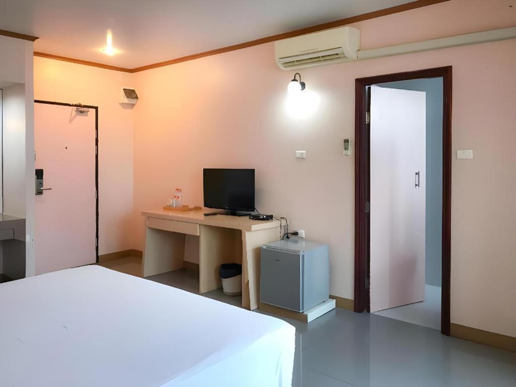 בנגקוק J Two S Pratunam Hotel מראה חיצוני תמונה
