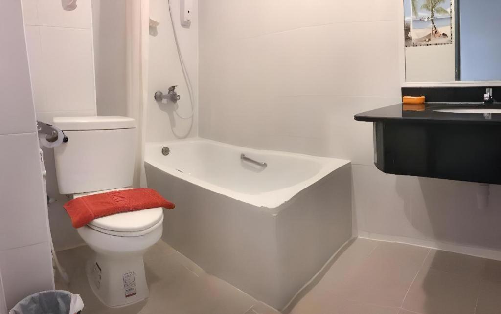 בנגקוק J Two S Pratunam Hotel מראה חיצוני תמונה